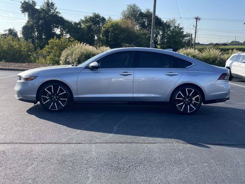 Used 2024 Honda Accord Touring image 4