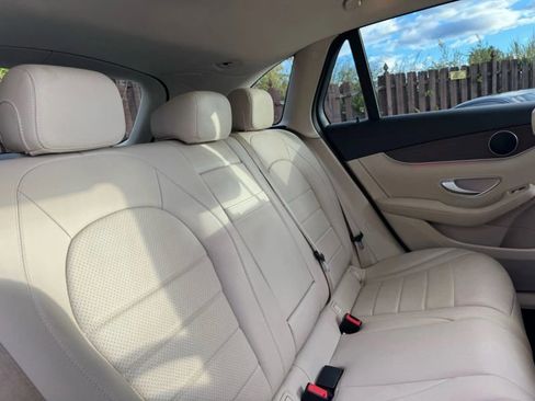 Used 2021 Mercedes-Benz GLC 300 4MATIC image 27