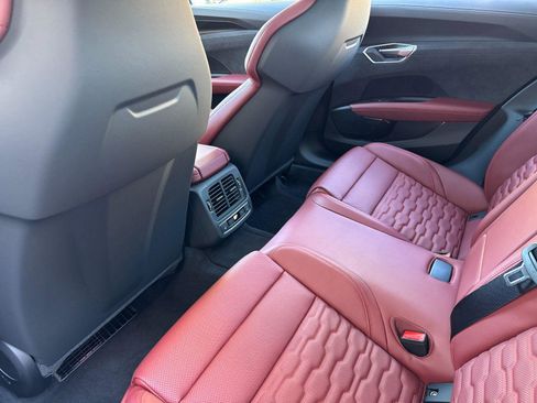 New 2026 Audi S e-tron GT Prestige image 11