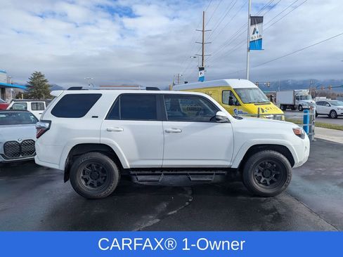 Used 2024 Toyota 4Runner SR5 Premium w/ Moonroof Package image 2