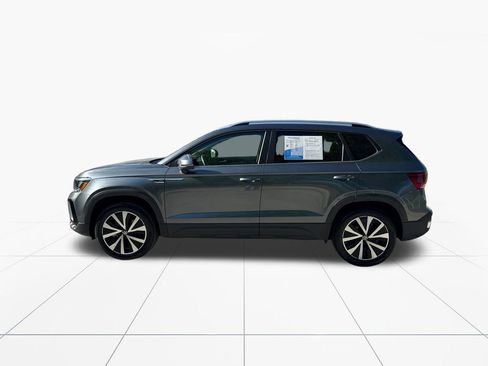 Used 2022 Volkswagen Taos SE AWD/4WD image 5
