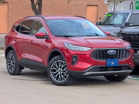 New 2026 Ford Escape SE image 2