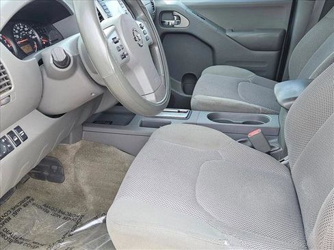 Used 2018 Nissan Frontier SV image 15