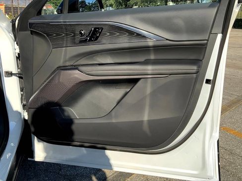 New 2025 Cadillac Lyriq Luxury image 33