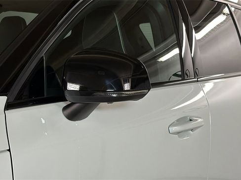 Used 2021 Volvo XC40 T5 R-Design w/ Advanced Package image 5