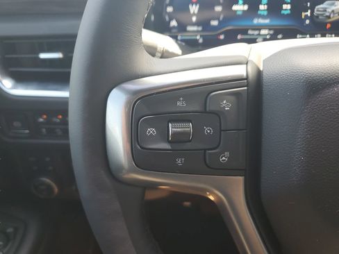 Used 2022 Chevrolet Suburban Z71 w/ Z71 Off-Road Package AWD/4WD image 19
