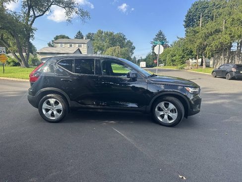 Used 2022 Volvo XC40 T5 Momentum AWD/4WD image 5