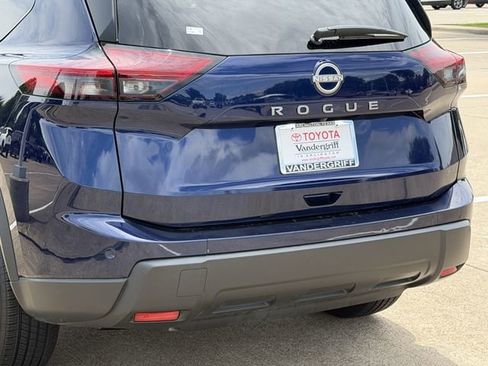 Used 2025 Nissan Rogue SV FWD image 6
