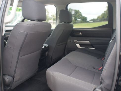 Used 2022 Toyota Tundra SR5 w/ SR5 Convenience Package AWD/4WD image 14