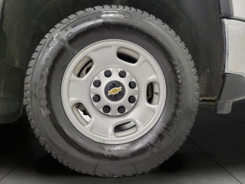 Used 2025 Chevrolet Silverado 2500 W/T w/ WT Convenience Package image 4