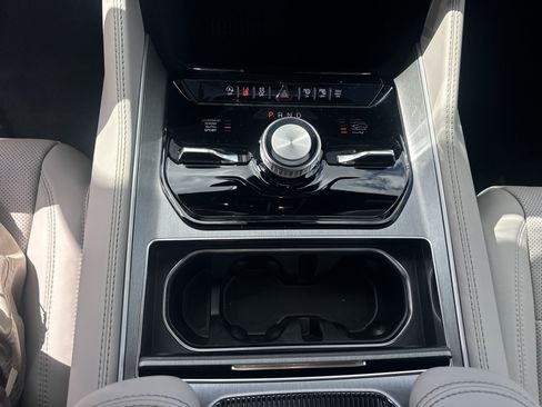 New 2026 Jeep Grand Wagoneer Limited AWD/4WD image 22