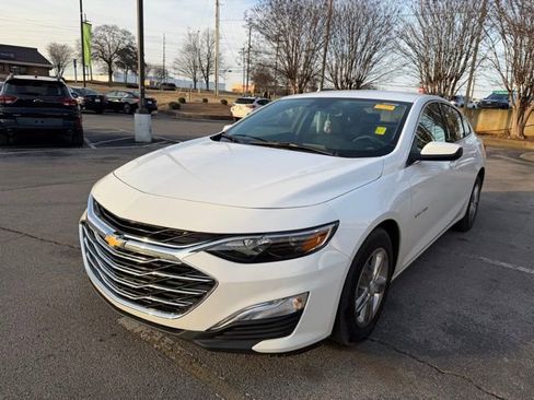 Certified 2025 Chevrolet Malibu LS image 8