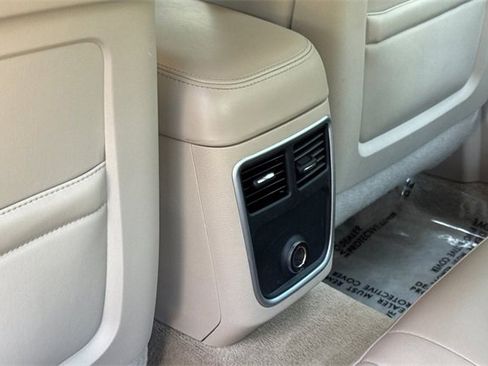 Used 2014 Chrysler 300 image 14