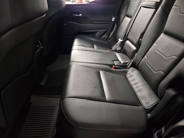 Used 2024 Lexus GX 550 w/ Cold Area Package AWD/4WD image 19