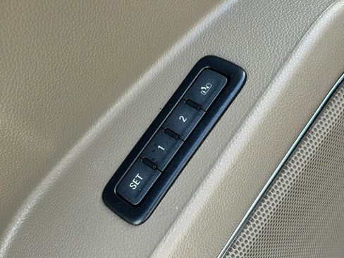 Used 2017 GMC Yukon SLT w/ Premium Edition image 28