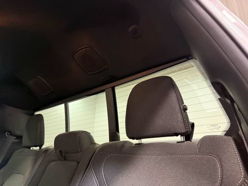 Used 2022 RAM 1500 Big Horn AWD/4WD image 9