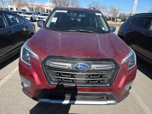 Used 2022 Subaru Forester Touring image 2