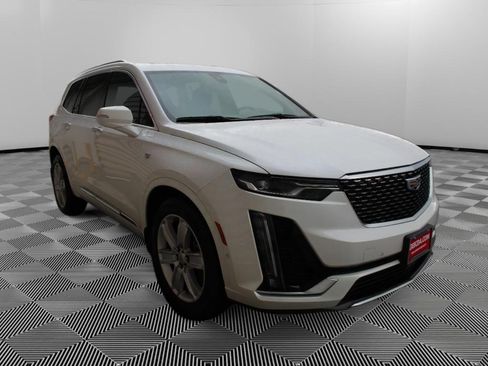 Used 2020 Cadillac XT6 Premium Luxury FWD image 3