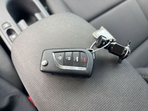 Used 2023 Toyota Corolla LE image 21