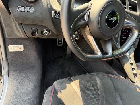 Used 2024 McLaren 750S Spider image 35