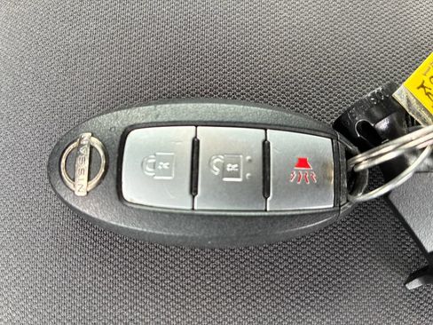 Used 2022 Nissan Frontier SV w/ Technology Package AWD/4WD image 3