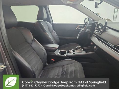 Used 2024 Mitsubishi Outlander SE image 34