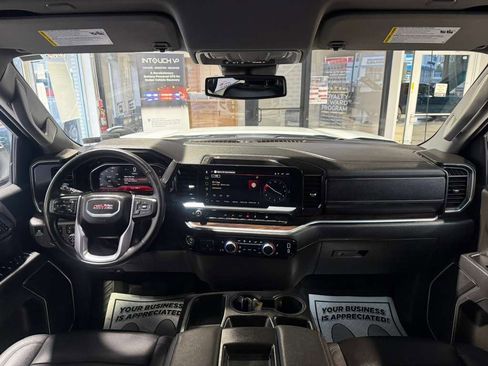 Used 2025 GMC Sierra 1500 SLT image 27