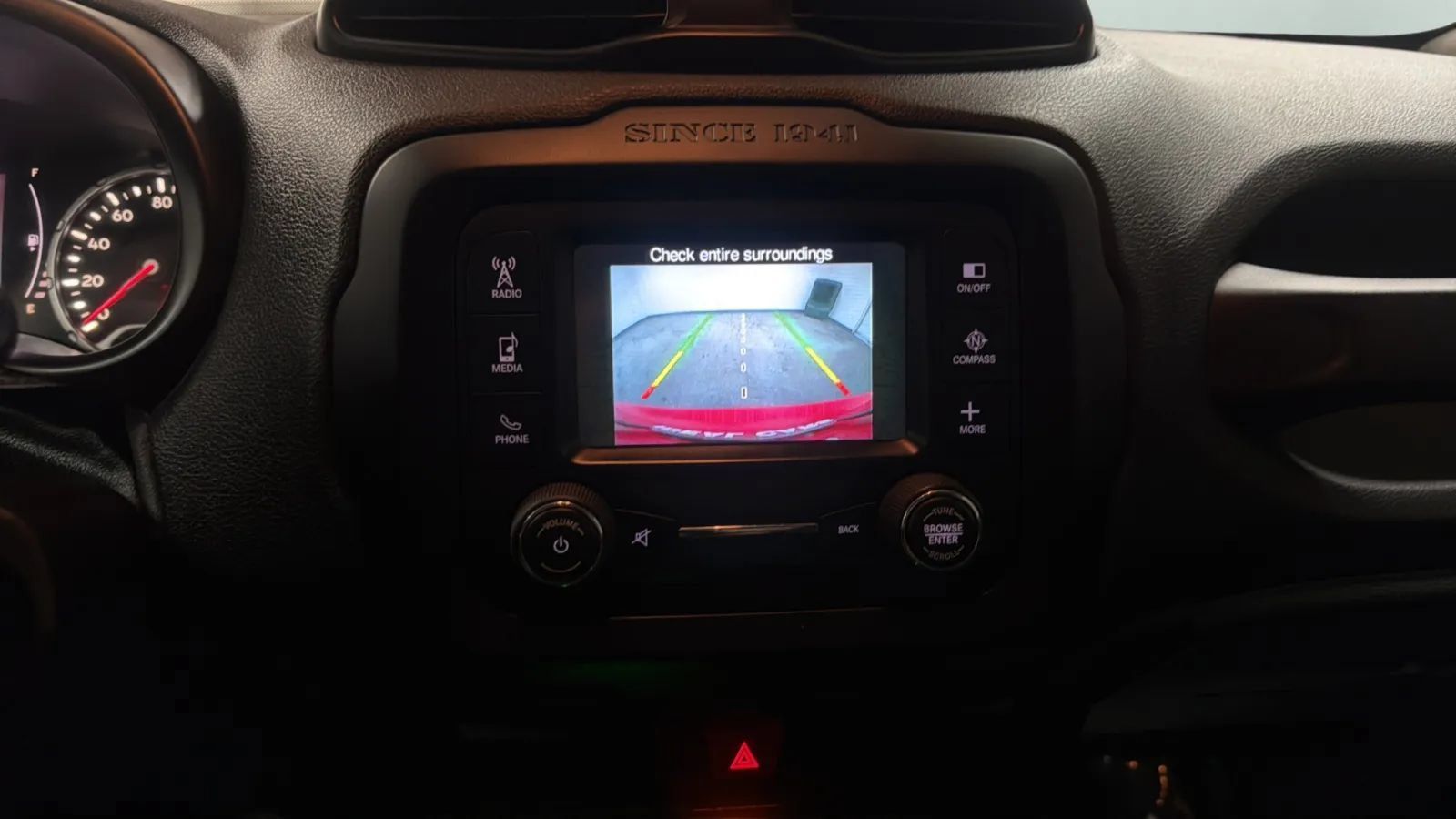 Used 2015 Jeep Renegade Latitude w/ Popular Equipment Group FWD image 14