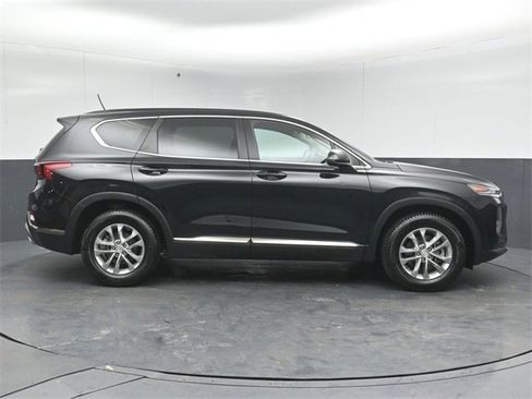 Used 2019 Hyundai Santa Fe SE image 8