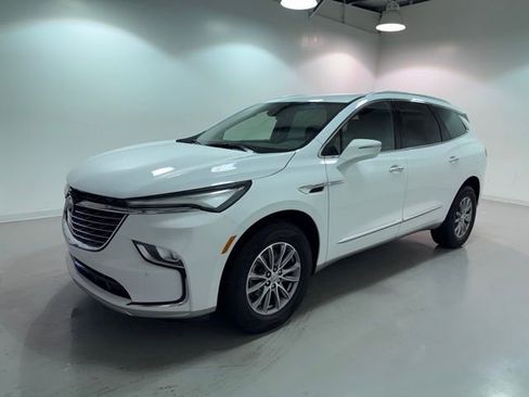 Certified 2023 Buick Enclave Essence w/ LPO, Floor Liner Package image 3