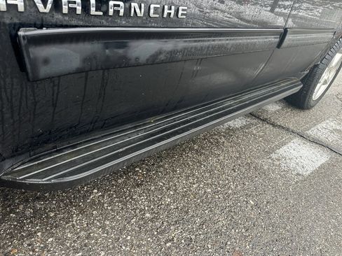 Used 2011 Chevrolet Avalanche LT w/ Luxury Package image 12