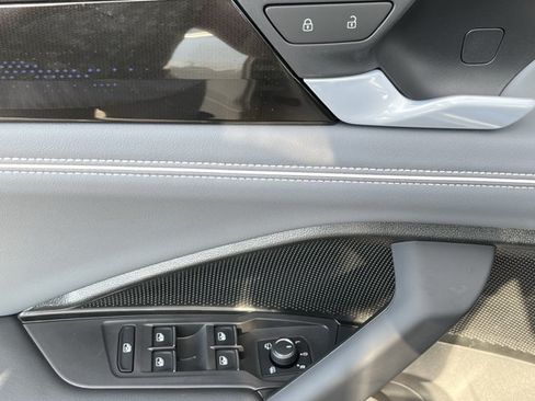 New 2026 Volkswagen Tiguan SEL R-Line AWD/4WD image 13