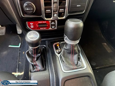 Used 2023 Jeep Gladiator Rubicon w/ Cold Weather Group AWD/4WD image 20
