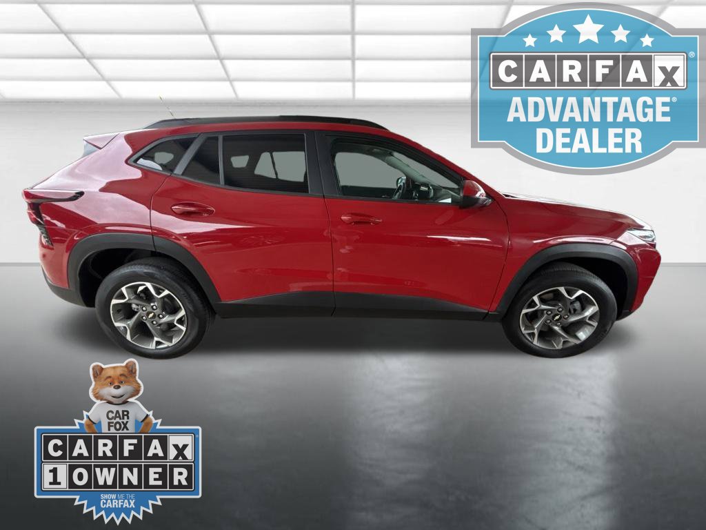 Used 2026 Chevrolet Trax LT FWD image 7