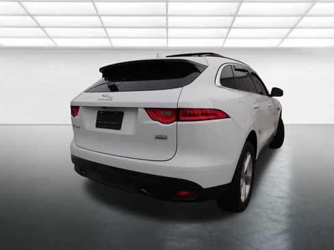 Used 2019 Jaguar F-PACE Premium image 5