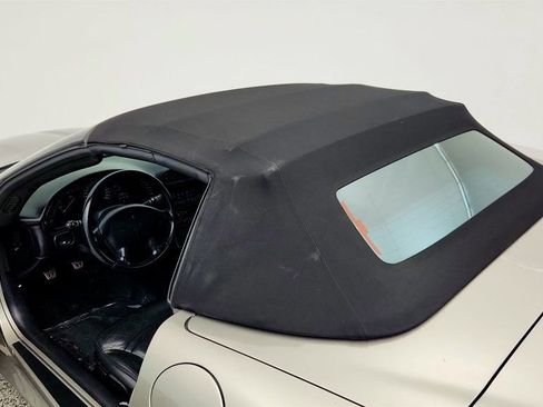 Used 2000 Chevrolet Corvette Convertible w/ Memory Pkg RWD image 10