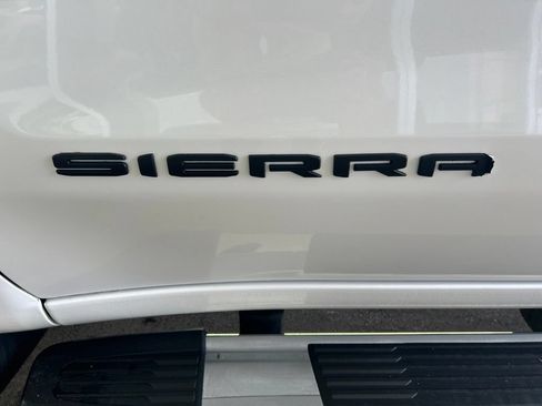 Used 2023 GMC Sierra 1500 SLT w/ SLT Premium Package RWD image 29