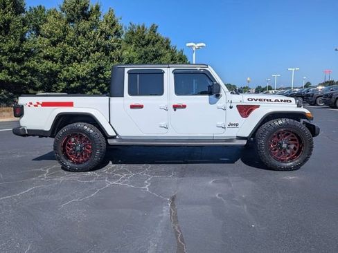 Used 2023 Jeep Gladiator Overland w/ Cold Weather Group AWD/4WD image 9