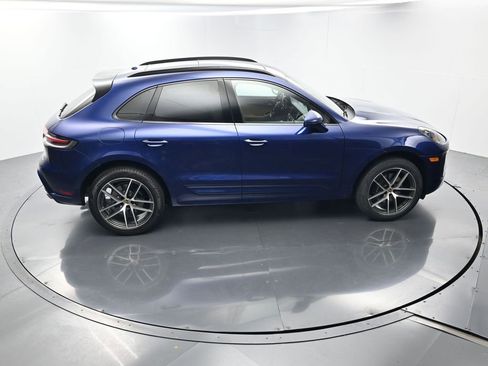 Certified 2024 Porsche Macan AWD/4WD image 41