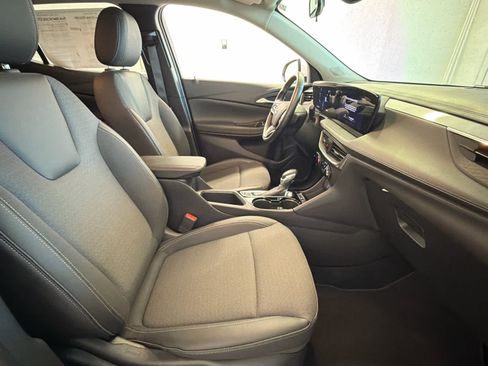 Used 2024 Buick Encore GX Preferred FWD image 24