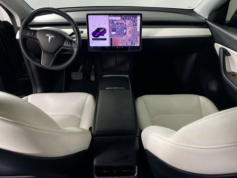 Used 2021 Tesla Model Y Long Range image 24