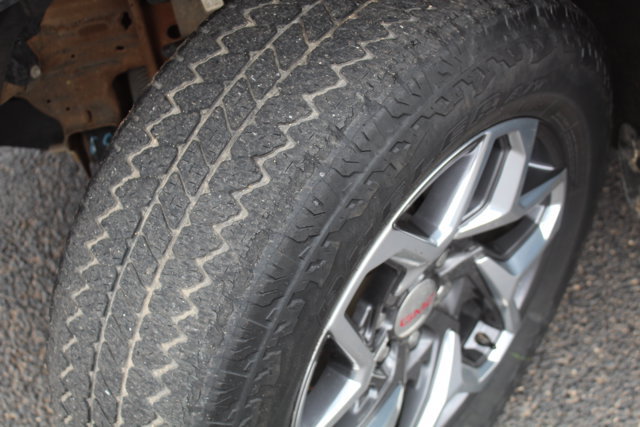 Used 2023 GMC Sierra 1500 SLT AWD/4WD image 11