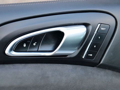 Used 2016 Porsche Cayenne GTS image 18