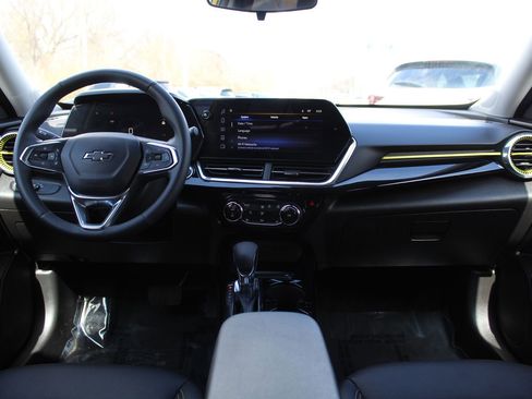 Used 2025 Chevrolet Trax ACTIV w/ Driver Confidence Package image 11