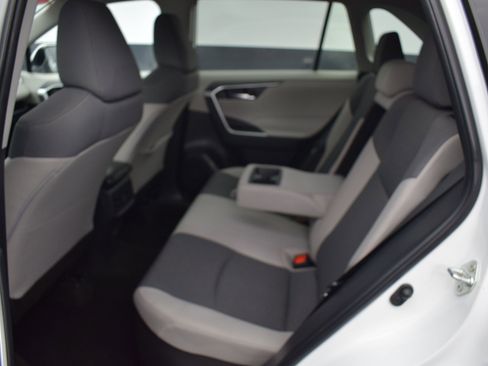 Used 2025 Toyota RAV4 XLE image 12