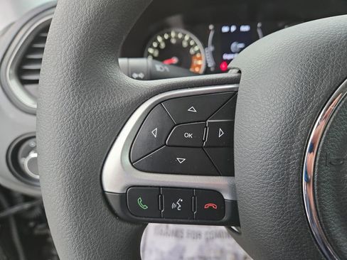 Used 2023 Jeep Renegade Latitude image 18