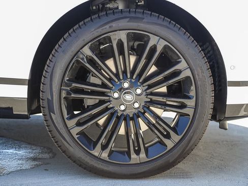 New 2026 Land Rover Range Rover Velar Dynamic SE image 8