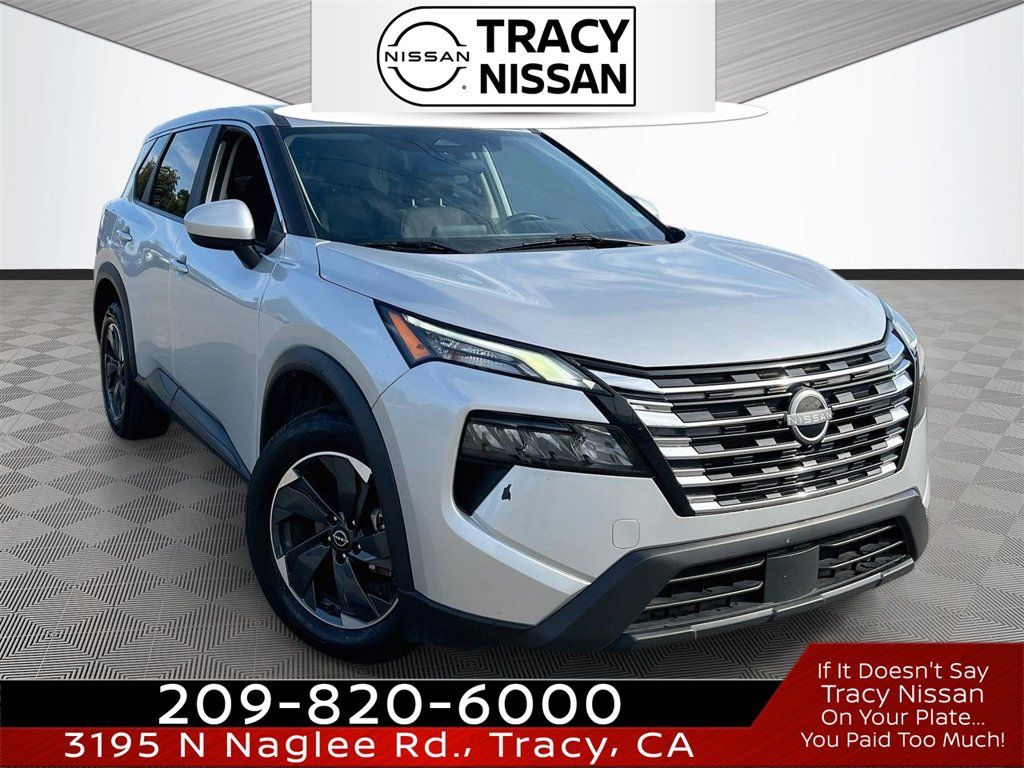 Used 2025 Nissan Rogue SV AWD/4WD image 1