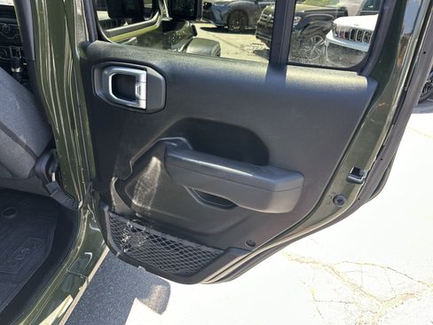 Used 2024 Jeep Wrangler Sport S AWD/4WD image 19