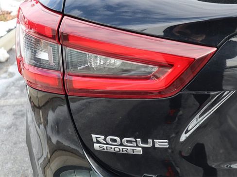 Certified 2021 Nissan Rogue Sport SV image 29